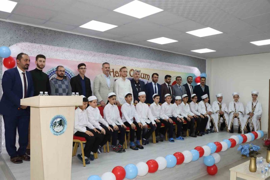 Eskişehirli Hafızlara Diplomaları Törenle Verildi