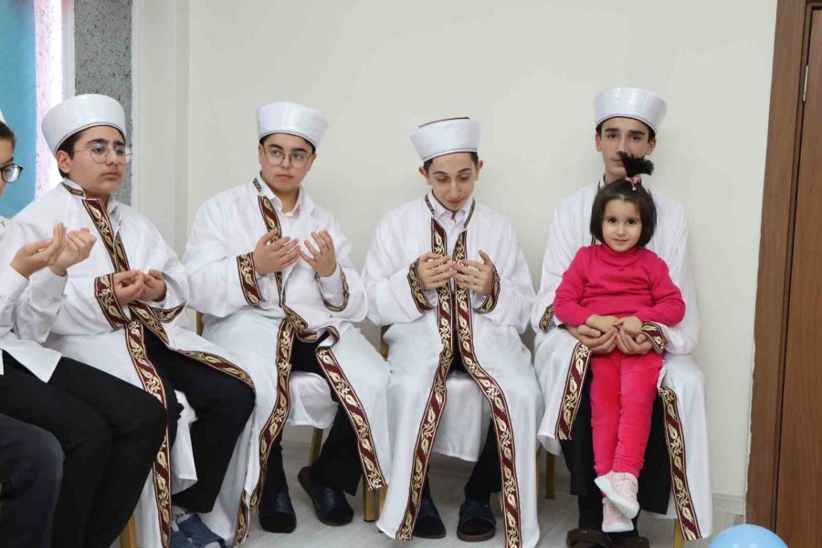 Eskişehirli Hafızlara Diplomaları Törenle Verildi