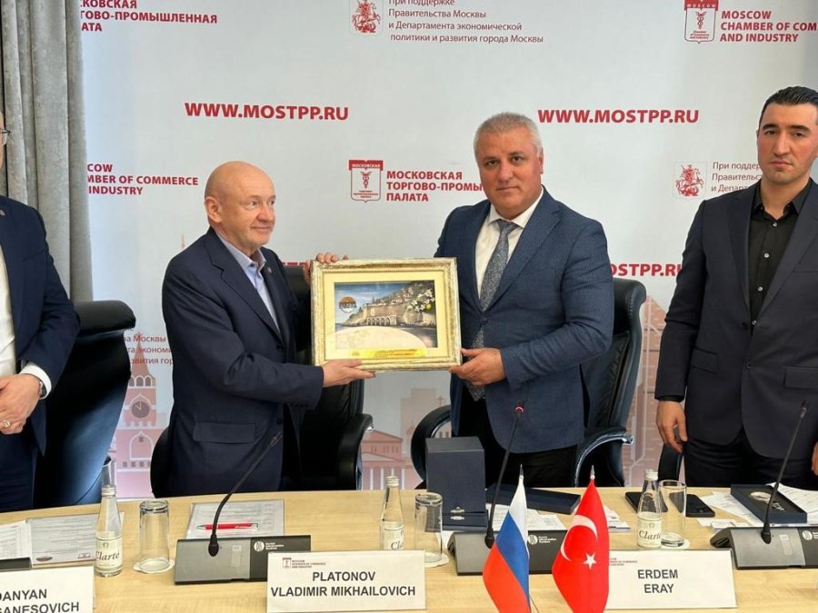 Erdem’den Rus İş İnsanlarına Alanya’ya Yatırım Çağrısı