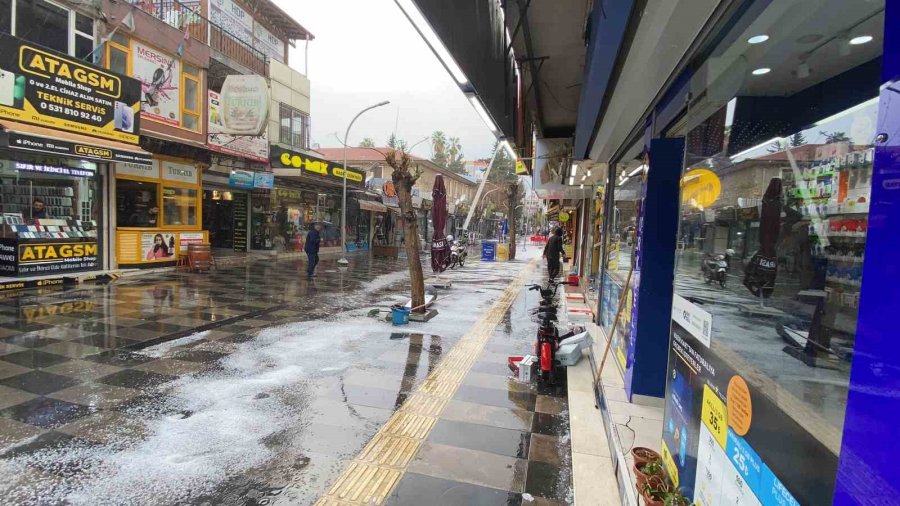 Mersin’de Sağanak Sonrası Gökkuşağı Renkli Görüntüler Oluşturdu