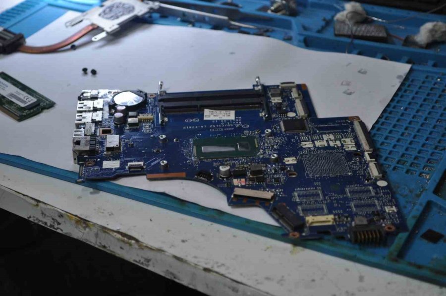 Bilgisayar Tamirlerine Talep Yüzde 100 Oranında Arttı