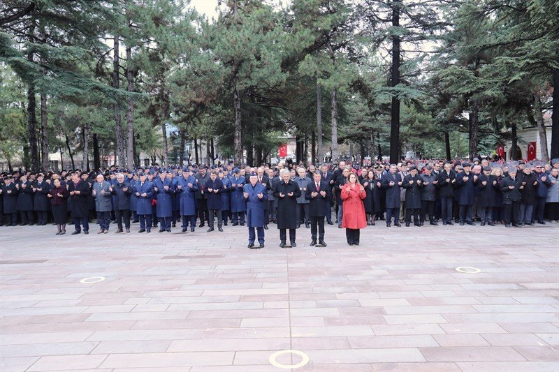 Hava Şehitliğinde Anma Töreni