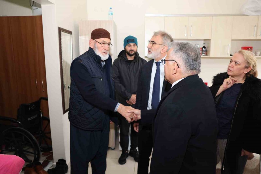 Büyükkılıç Ve Yıldız’dan Depremzedelere Ziyaret