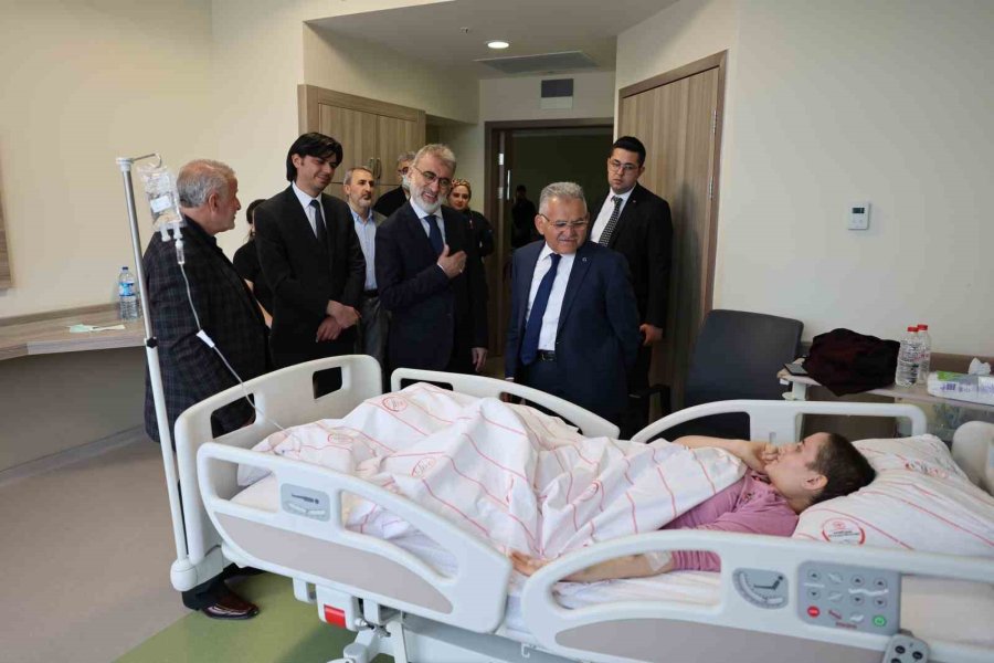 Büyükkılıç Ve Yıldız’dan Depremzedelere Ziyaret