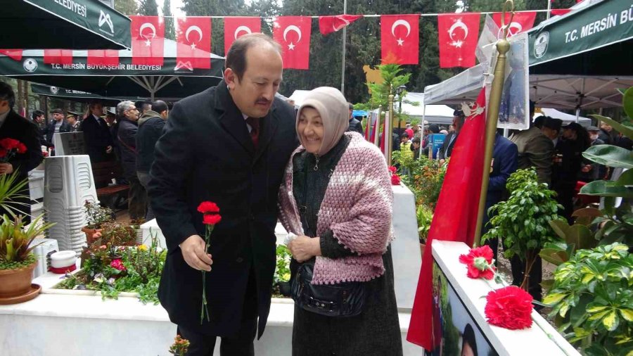 Şehit Babasından Duygulandıran Sözler: "7 Senedir Gelecek Diye Bekliyorum"