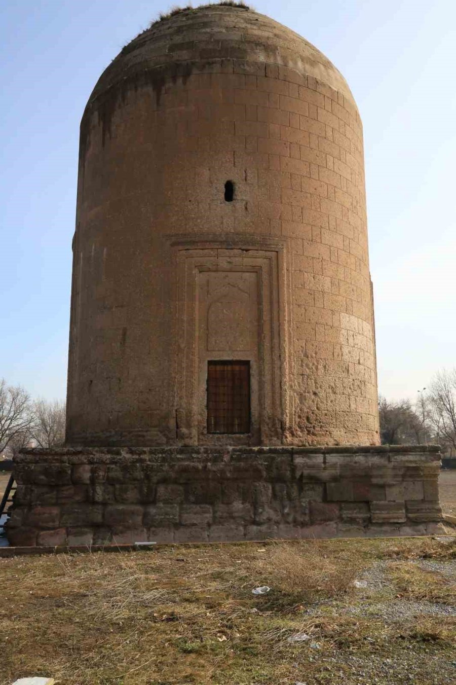 Melikgazi Belediyesi Sırçalı Kümbeti Restore Edecek