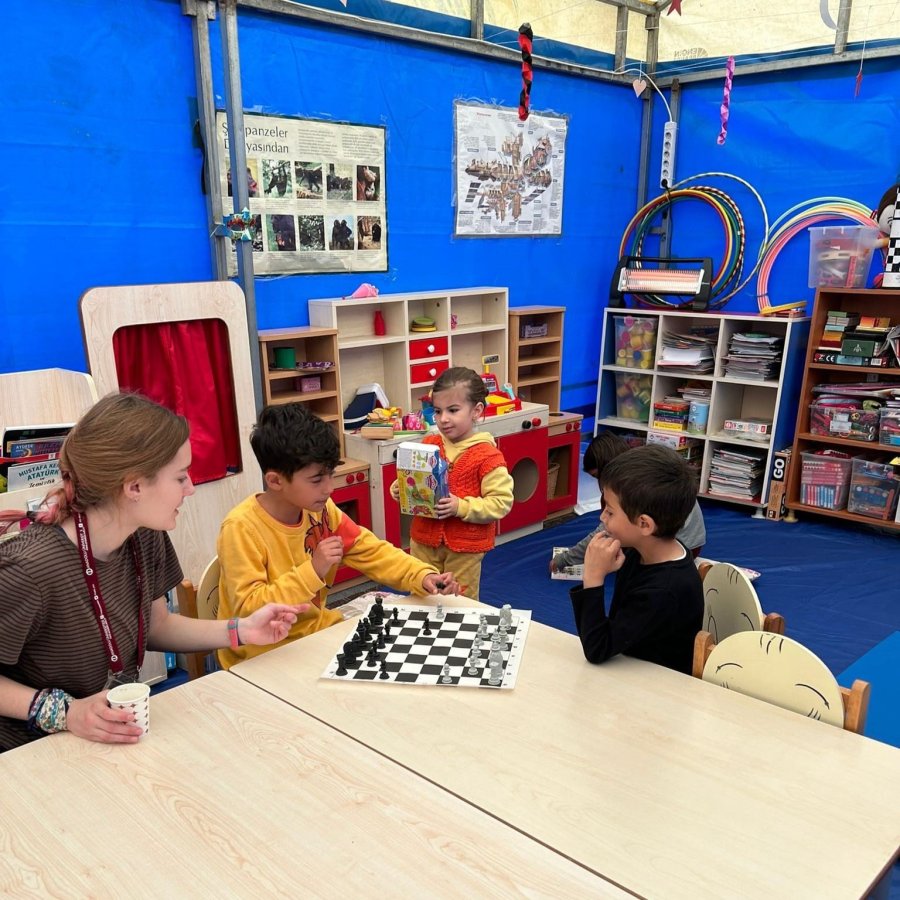 Anadolu Üniversitesi’nden Depremzede Çocuklar İçin Etkinlik Alanı