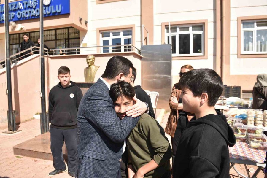 Tütüncü, Bahar Etkinliğinde Öğrencilerle Buluştu