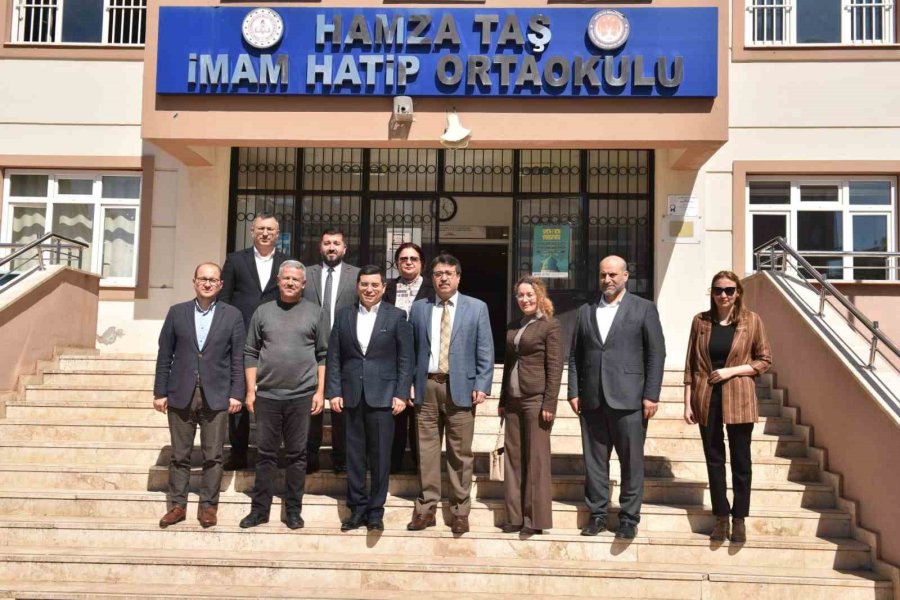 Tütüncü, Bahar Etkinliğinde Öğrencilerle Buluştu