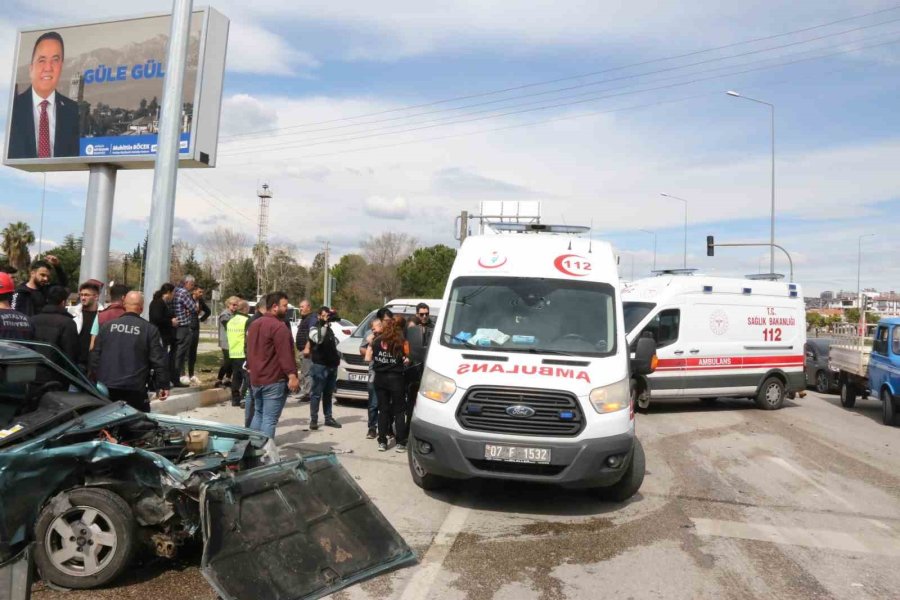 Kazada Yaralanan Baba Ağlayan Çocuğunu Bir An Olsun Bırakmadı