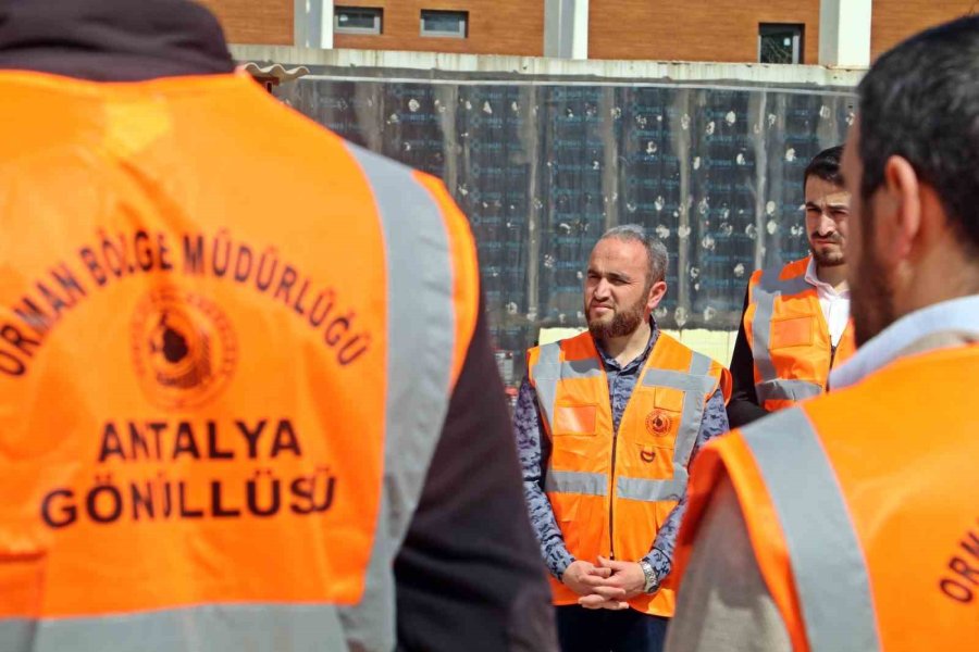 İmamlar ‘ya Allah Bismillah’ Deyip Orman Yangını Gönüllüsü Oldu