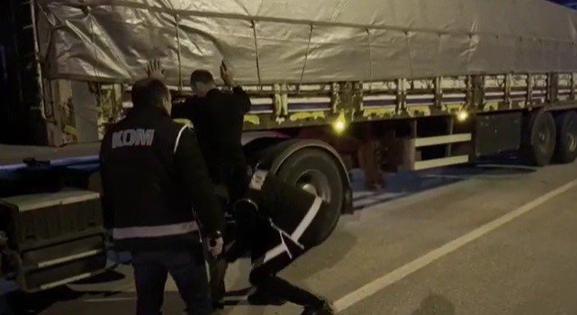 Dorsedeki Kutulardan 9 Milyon Adet Kaçak Makaron Çıktı