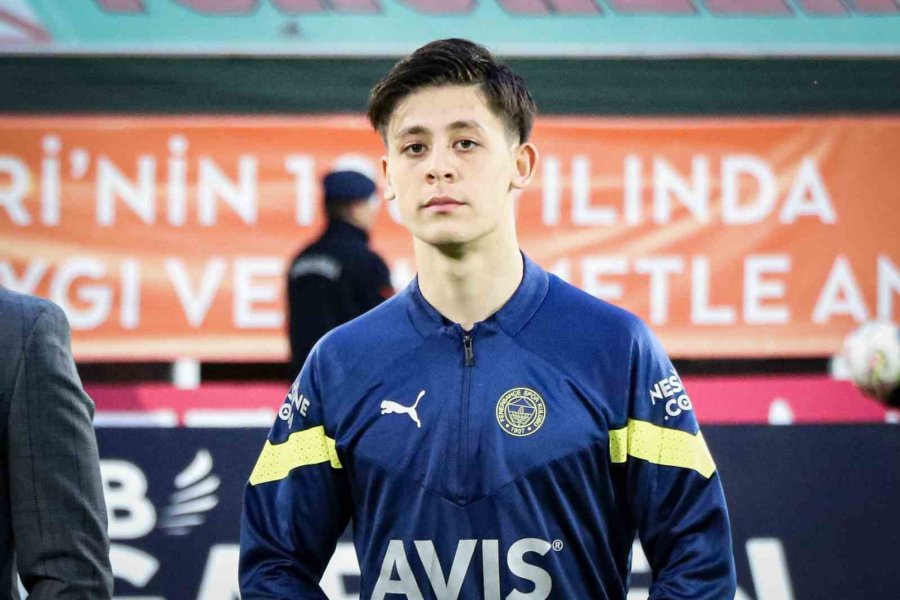 Spor Toto Süper Lig: Corendon Alanyaspor: 1 - Fenerbahçe: 0 (ilk Yarı)