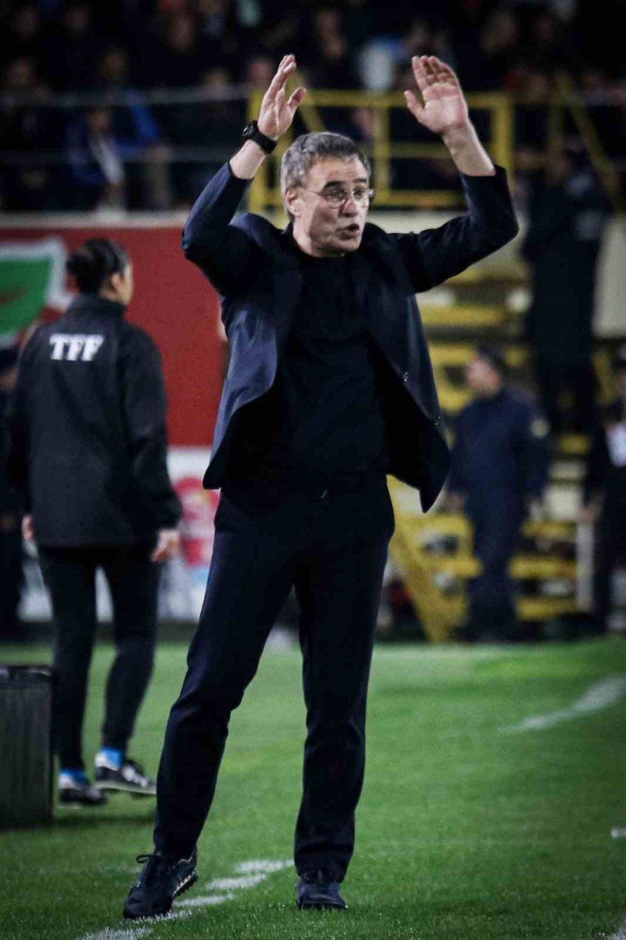 Spor Toto Süper Lig: Corendon Alanyaspor: 1 - Fenerbahçe: 0 (ilk Yarı)