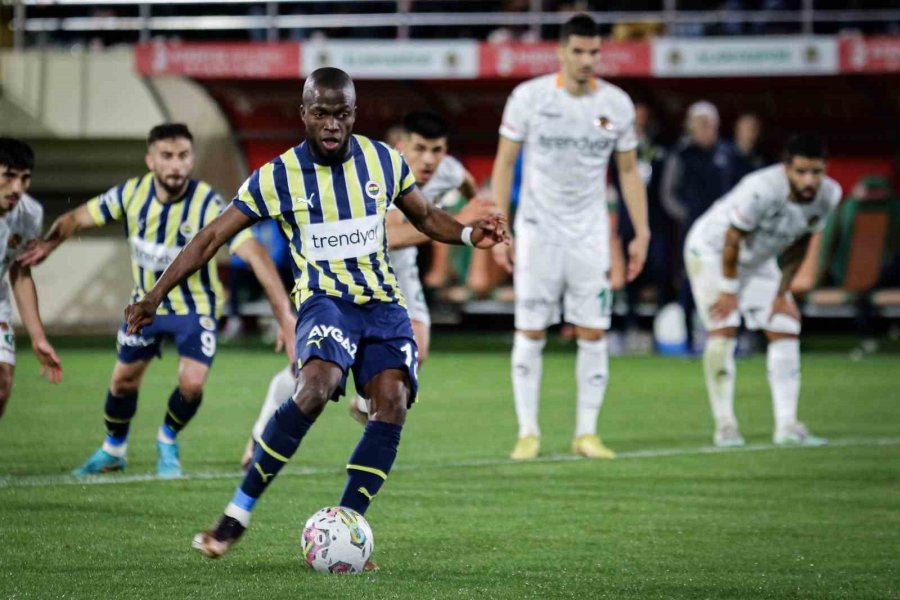 Spor Toto Süper Lig: Corendon Alanyaspor: 1 - Fenerbahçe: 3 (maç Sonucu)