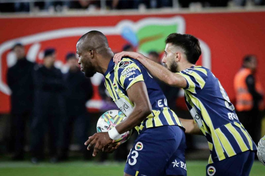 Spor Toto Süper Lig: Corendon Alanyaspor: 1 - Fenerbahçe: 3 (maç Sonucu)
