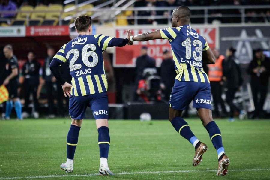 Spor Toto Süper Lig: Corendon Alanyaspor: 1 - Fenerbahçe: 3 (maç Sonucu)