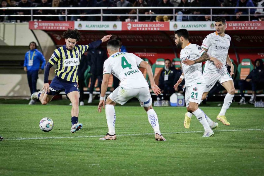 Spor Toto Süper Lig: Corendon Alanyaspor: 1 - Fenerbahçe: 3 (maç Sonucu)