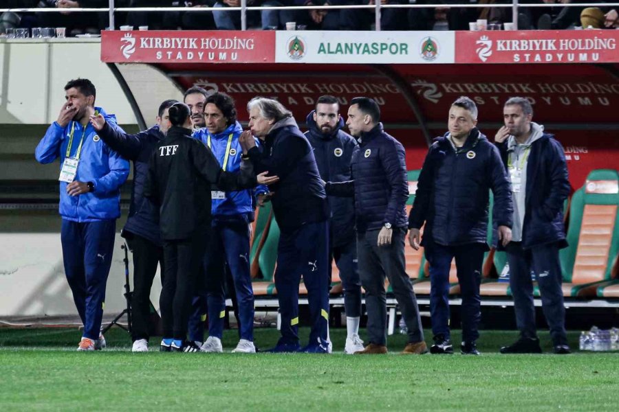 Spor Toto Süper Lig: Corendon Alanyaspor: 1 - Fenerbahçe: 3 (maç Sonucu)