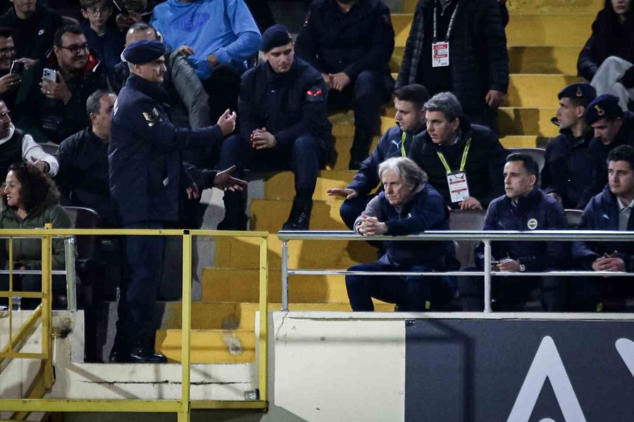 Spor Toto Süper Lig: Corendon Alanyaspor: 1 - Fenerbahçe: 3 (maç Sonucu)