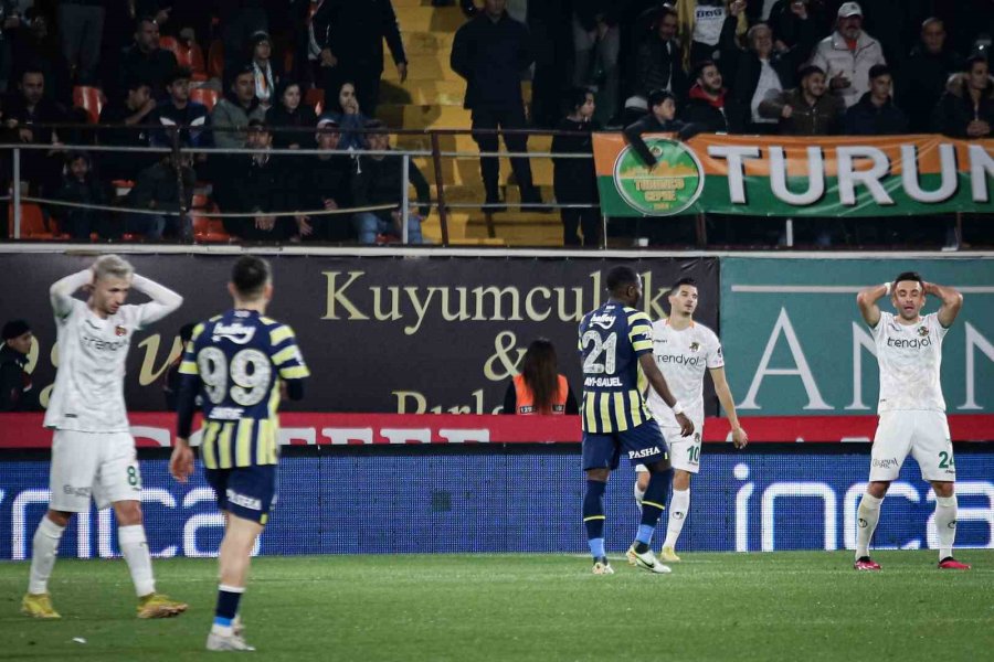 Spor Toto Süper Lig: Corendon Alanyaspor: 1 - Fenerbahçe: 3 (maç Sonucu)