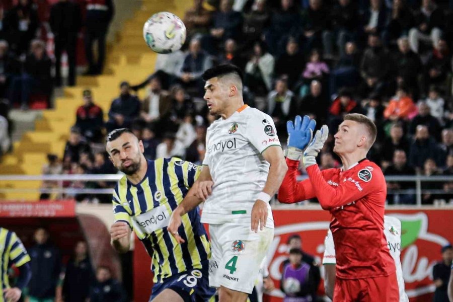 Spor Toto Süper Lig: Corendon Alanyaspor: 1 - Fenerbahçe: 3 (maç Sonucu)