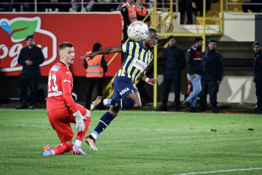 Spor Toto Süper Lig: Corendon Alanyaspor: 1 - Fenerbahçe: 3 (maç Sonucu)
