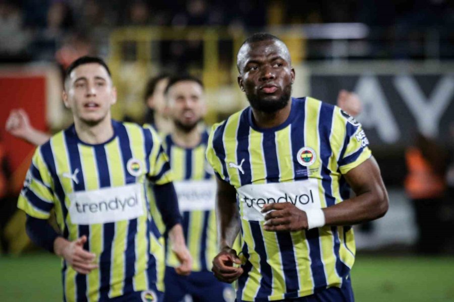 Spor Toto Süper Lig: Corendon Alanyaspor: 1 - Fenerbahçe: 3 (maç Sonucu)