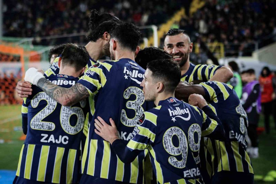 Spor Toto Süper Lig: Corendon Alanyaspor: 1 - Fenerbahçe: 3 (maç Sonucu)