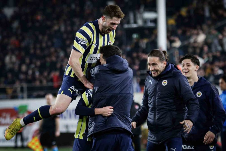 Spor Toto Süper Lig: Corendon Alanyaspor: 1 - Fenerbahçe: 3 (maç Sonucu)