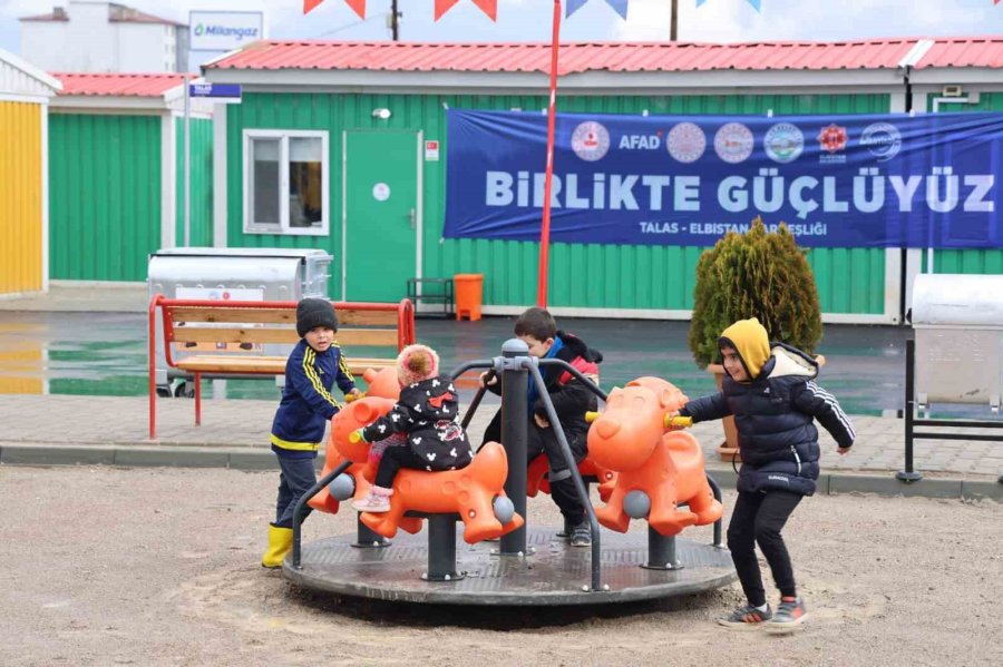 Talas Elbistan’a Konteyner Kent Kurdu