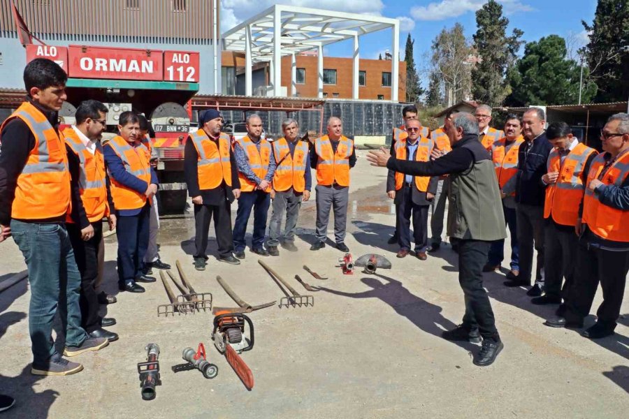 İmamlar ‘ya Allah Bismillah’ Deyip Orman Yangını Gönüllüsü Oldu