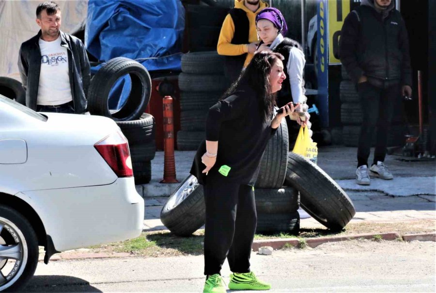 Kadın Ortağını İş Yerinde Kurşun Yağdırıp Öldürdü