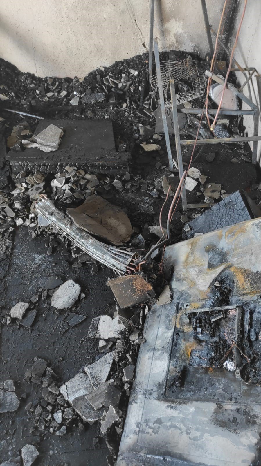 Serik’te Yanan Ev Küle Döndü