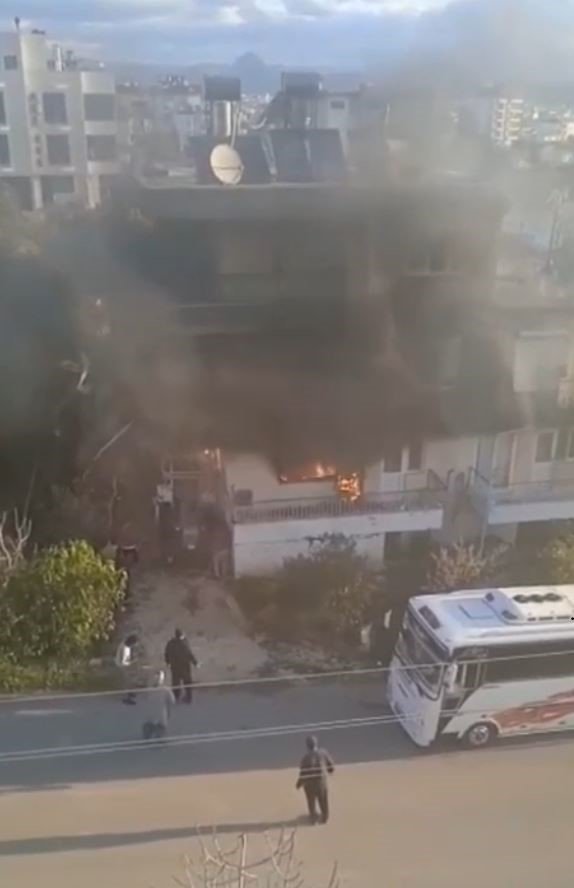 Serik’te Yanan Ev Küle Döndü