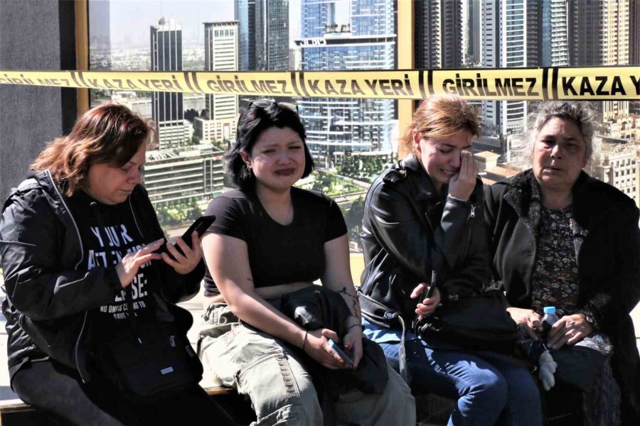 Kadın Ortağını İş Yerinde Kurşun Yağdırıp Öldürdü