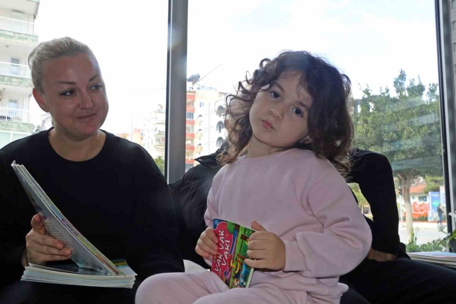 Enkazdan Mutfak Kapısı Sayesinde Çıktılar