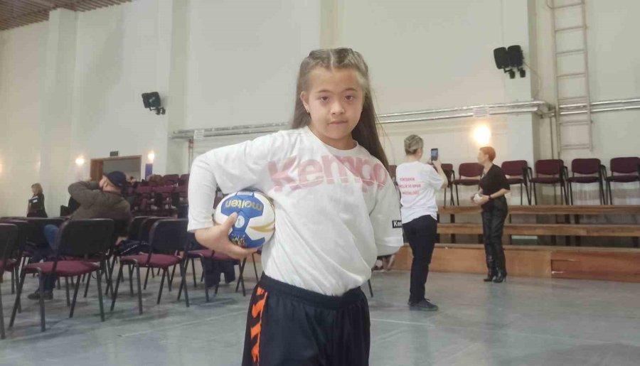 ‘hentbol İle +1’ Projesinin Lansmanı Yapıldı