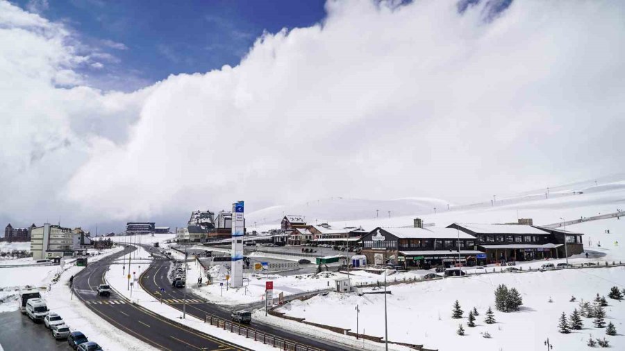 Erciyes’te Baharda Kayak Heyecanı