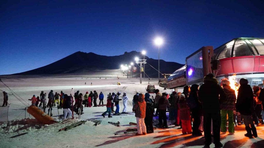 Erciyes’te Baharda Kayak Heyecanı