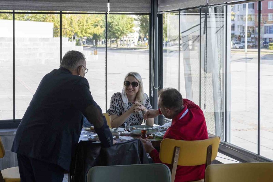Doktor Başkana "glütensiz Kafe" Teşekkürü