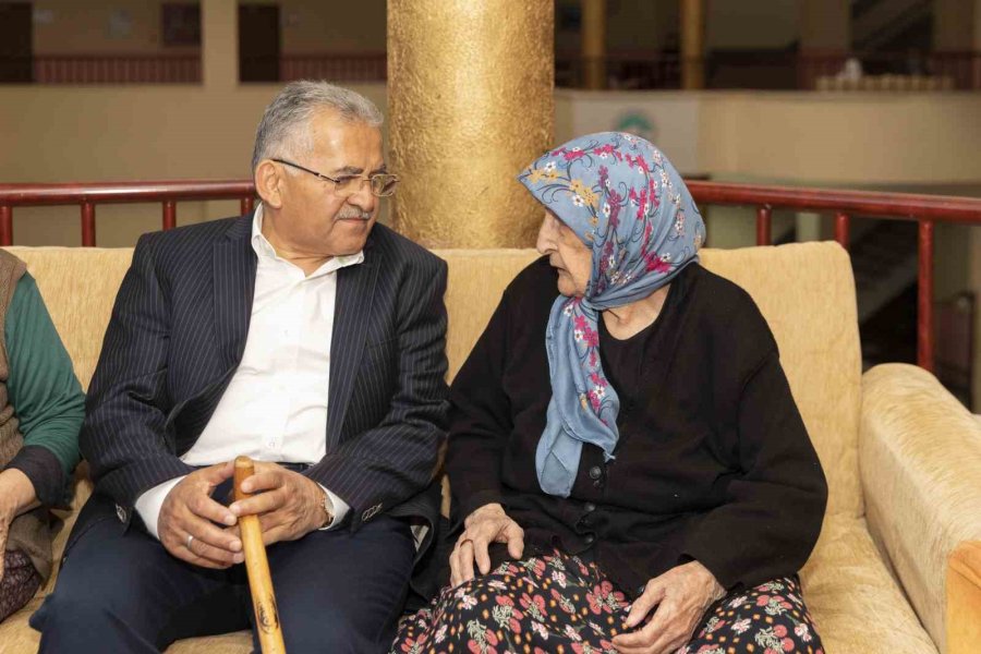 Büyükkılıç: "dua Kaynağı Yaşlı Çınarlarımızın Yaşlılara Saygı Haftasını Kutluyorum"