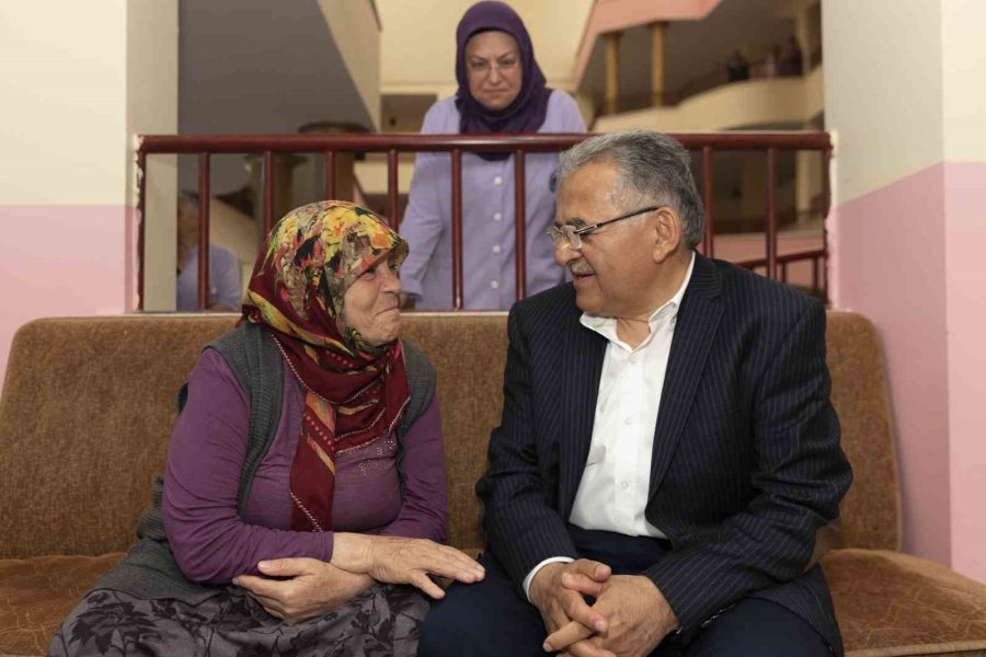 Büyükkılıç: "dua Kaynağı Yaşlı Çınarlarımızın Yaşlılara Saygı Haftasını Kutluyorum"