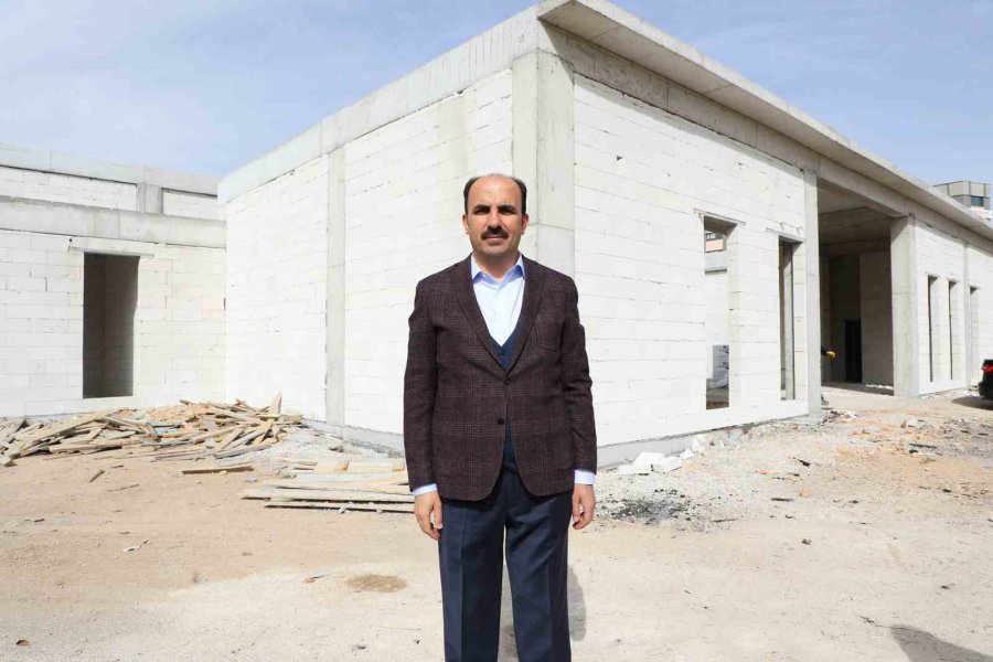 Başkan Altay, Tarihi Konya Lisesi Konferans Ve Spor Salonu İnşaatını İnceledi