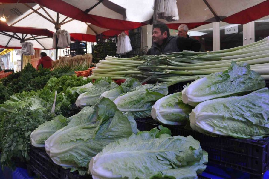 Pazarcının Umudu Nisan Yağmurlarına Kaldı