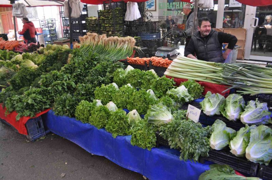 Pazarcının Umudu Nisan Yağmurlarına Kaldı