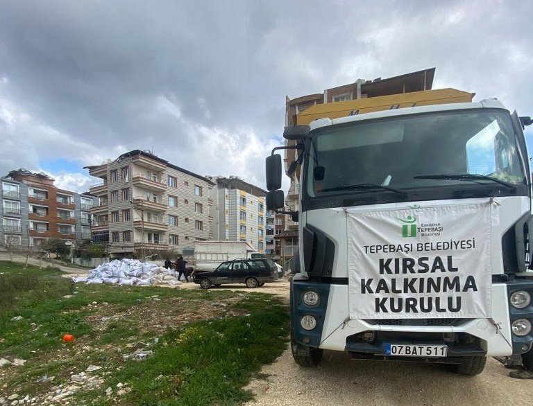 16 Ton Yem Desteği Hataylı Üreticilere Ulaştı