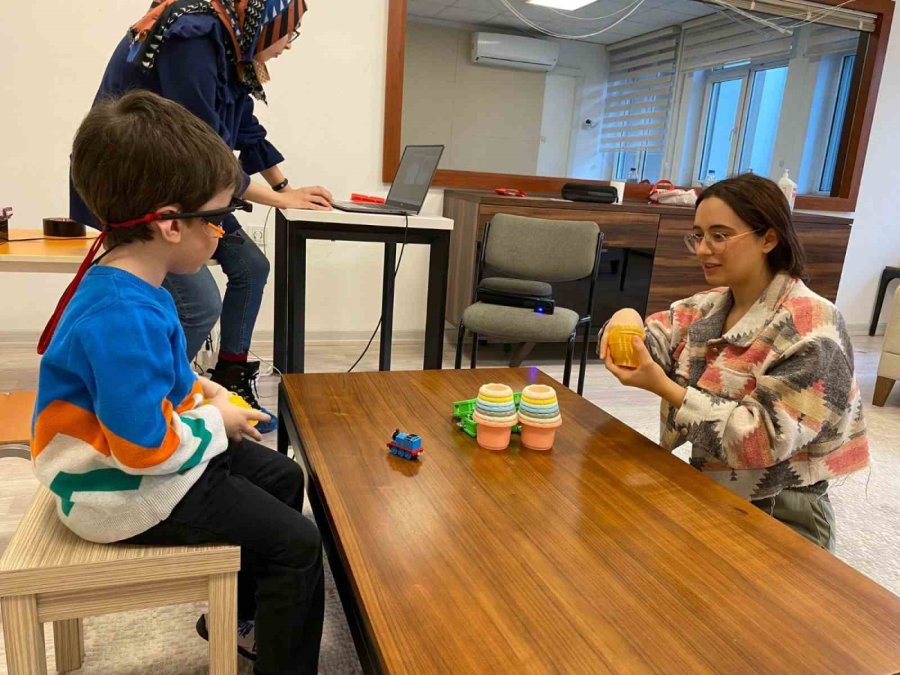 Anadolu Üniversitesi Engelliler Araştırma Enstitüsü’nün Projesine Destek