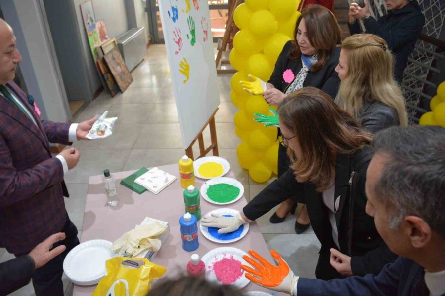 Down Sendromlu Öğrenciler Ve Aileleri Bir Araya Geldiler