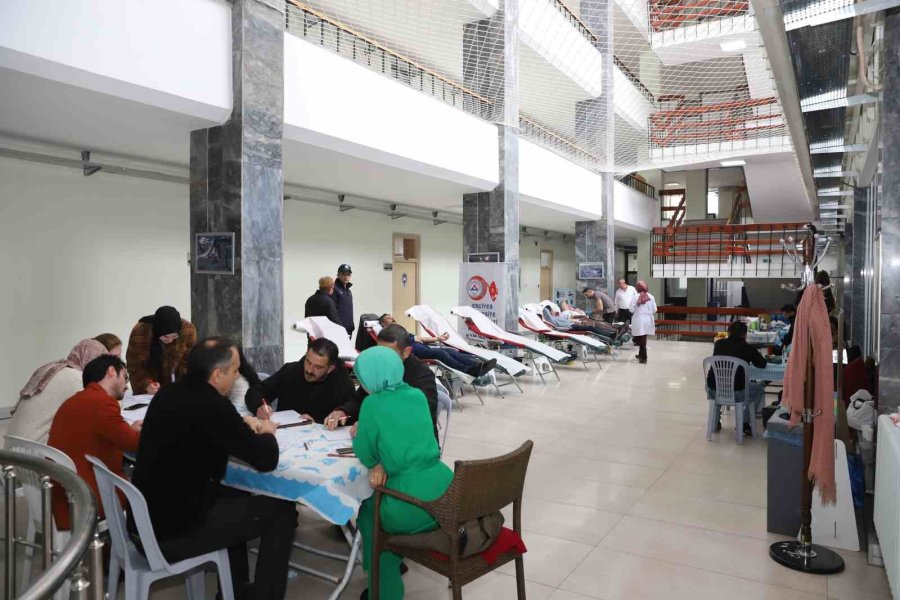 Büyükşehir Personelinden Kan Bağışı